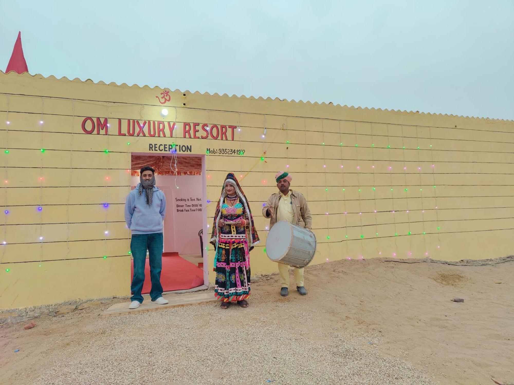 Om Luxury Resort Джайсалмер Екстериор снимка